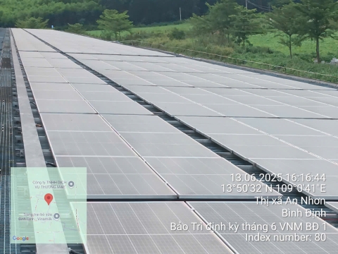 giai-phap-lap-dat-pin-nang-luong-mat-troi-tren-mai-nha-xanh-green-roof