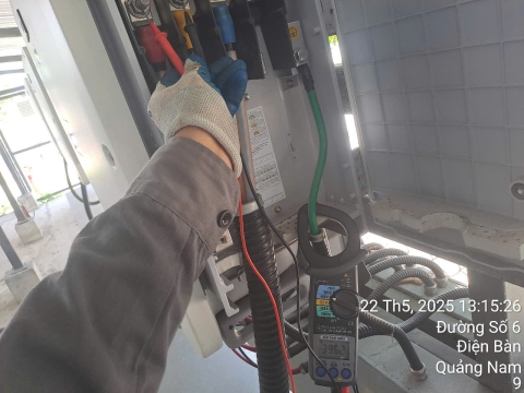 huong-dan-kiem-tra-dinh-ky-microinverter-bang-mat-thuong