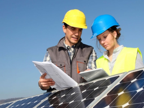 quy-trinh-kiem-tra-tam-pin-nang-luong-mat-troi-solar-panels